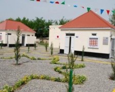 Японський посол урочисто відкрив шкільний туалет в Азербайджані