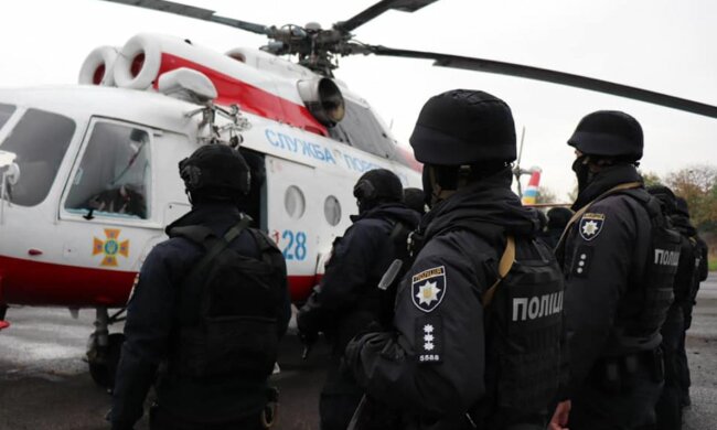 Вибори в Україні 2020: гелікоптери пильнували громадян с повітря - "Змінюють дислокацію"