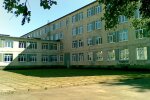 На школи Харківщини різко повісили замки, батьки б'ють на сполох: що сталося