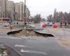 Скупився в Ашані - і на чай до Сатани: на Борщагівці відкрився портал у пекло, спасибі комунальникам