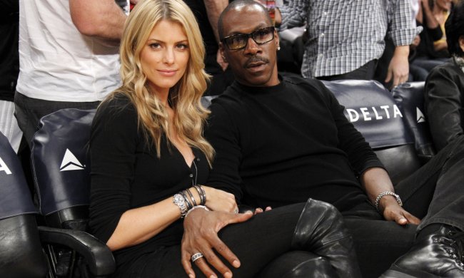 10-та дитина на рахунку: Едді Мерфі зачарував чергову гарячу красуню