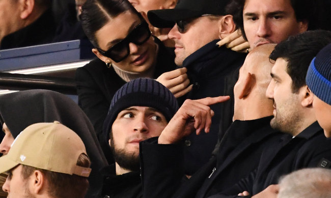 Нурмагомедов, Мик Джаггер и другие звезды побывали на матче ПСЖ - Ливерпуль