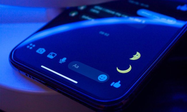 Facebook внедрила темную тему