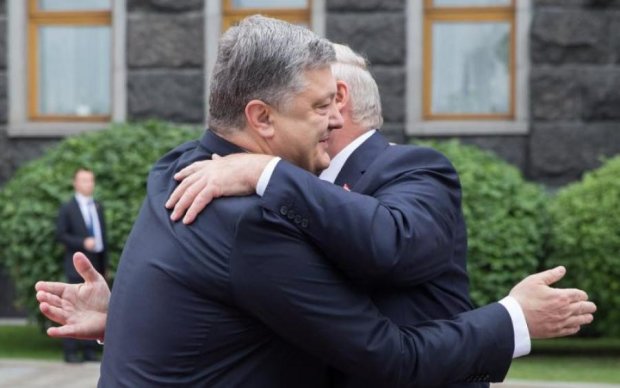 Голая грудь и обморок: как Лукашенко и Порошенко договаривались о сотрудничестве