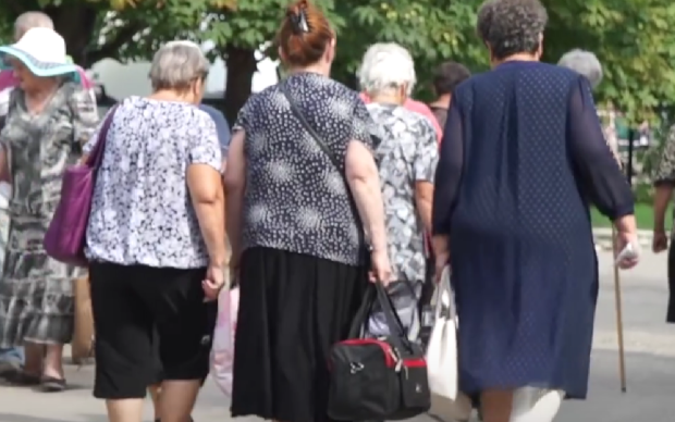 Пенсіонерам "віддячать" сміховинною надбавкою: на шматок хліба не вистачить