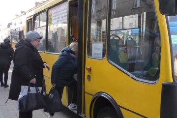 общественный транспорт, скриншот с видео