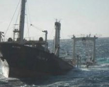  В Охотском море прекращены поиски моряков затонувшего траулера