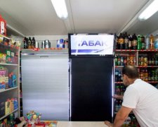 Українським курцям пояснили, чому з продажу зникають цигарки