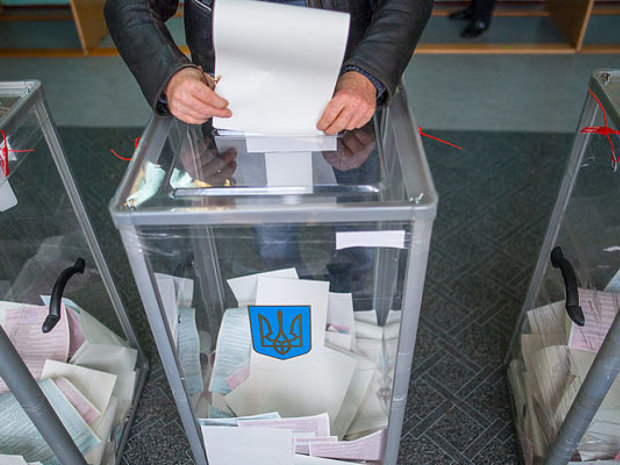 Партия Рабиновича стабильно удерживает лидерские позиции в рейтингах, – опрос