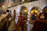 Святе місце порожнім не буває: у Києві попи на іномарках "віджали" вулицю
