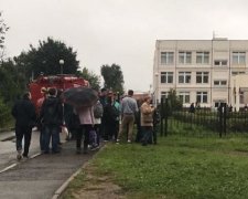 Озброєний учень намагався захопити школу: діти вистрибували з вікон