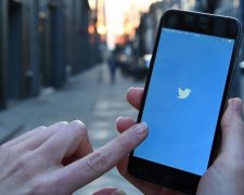 Тінейджери у Twitter за добу розбестили робота