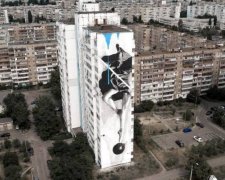 Художник із Греції прикрасив Київ муралом (ФОТО)
