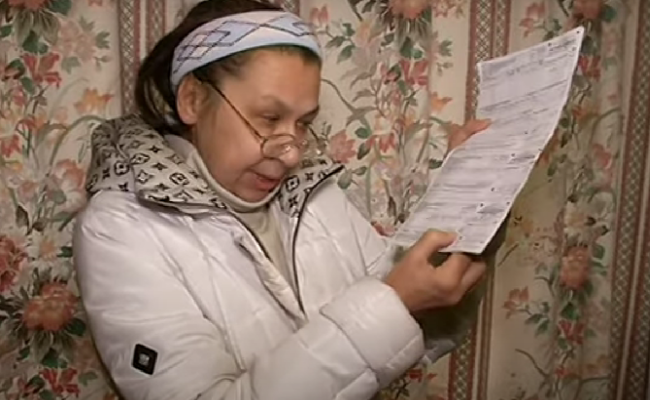 Платежки за коммуналку. Фото: скрин youtube