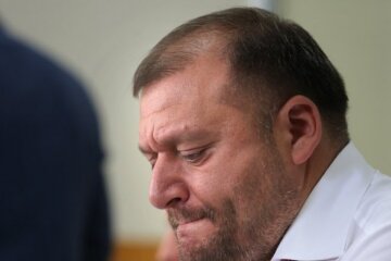 Поменял мантию на купальник: суд над Добкиным снова перенесли, отпуск важнее