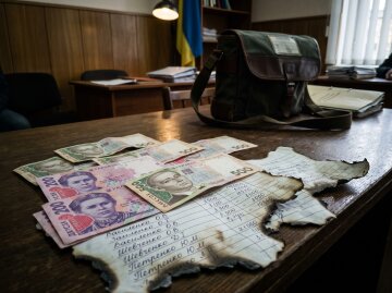 пенсії шахрайство суд гривні
