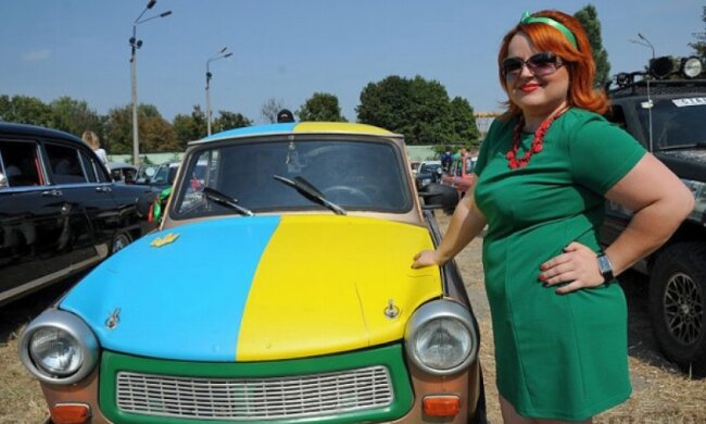 У Харкові змагалися ретро-автомобілі (фото)