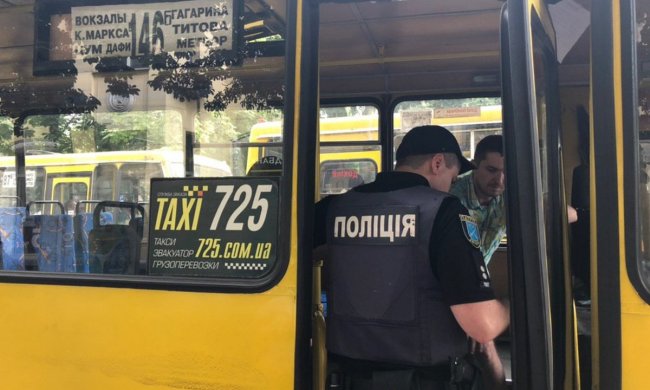 У Харкові бидло-маршрутник накинувся на жінку з дитиною: "Ображав і змусив вийти"