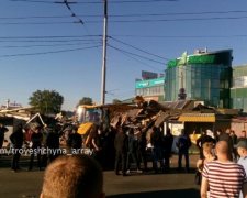 Знесення МАФів у Києві перетворилося на погром