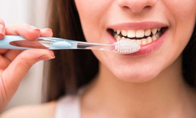 Догляд за зубами, фото whiteclinic
