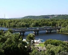 Київський міст Метро чекають кілометрові пробки