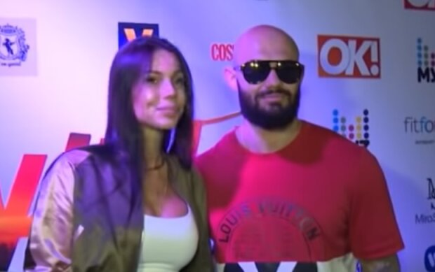 Оксана Самойлова и Джиган, скрин из видео