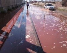 Під Липецьком вулиці міста затопило Pepsi, розсьорбувати доведеться рятувальникам