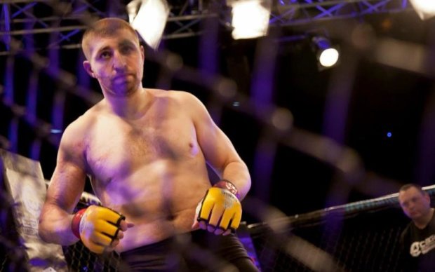 Дебютний бій українця на UFC 211 скасовано
