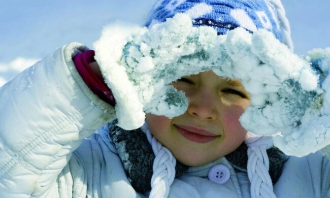 Дитина взимку. Фото з відкритих джерел