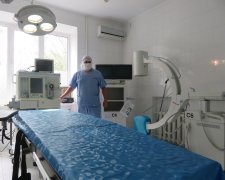 Львів'янка відправила себе в реанімацію одним яблуком, органи відмовляють один за одним: медики зробили екстрене попередження