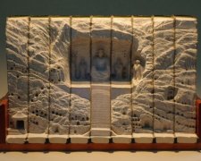 Канадский скульптор скальпелем превращает старые книги в шедевры