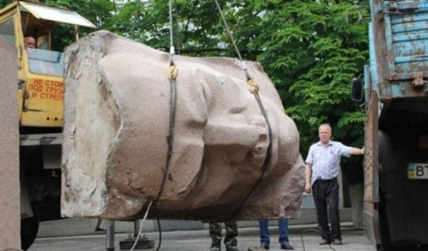 Пам'ятник організатору Голодомору був демонтований у Херсоні