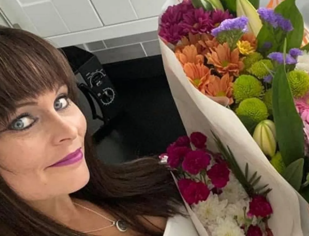 Мама с раком желудка шокировала семью: теперь она зарабатывает больше 90 тысяч грн, подшучивая над мужем