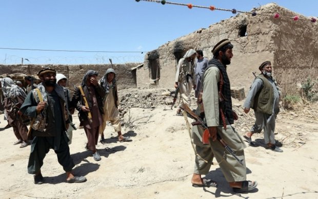 Боевики "Талибана" массово сложили оружие