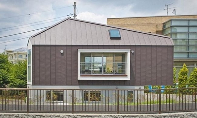 Із 29 квадратних метрів зробили триповерховий дім (фото)