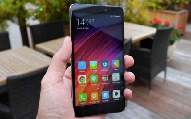 "Xiaomi припиняє випуск смартфонів": світ повівся на фейкову новину