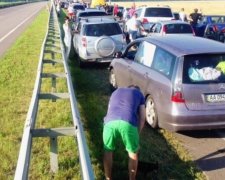 На трасі "Київ-Одеса" почався "автомобільний апокаліпсис"