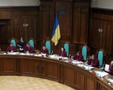Конституционная комиссия решит судьбу Крыма