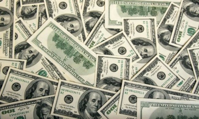 У лютому українці продали валюти більше, ніж купили 