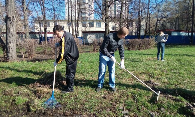 У Дніпрі боржникам аліментів вручать по мітлі