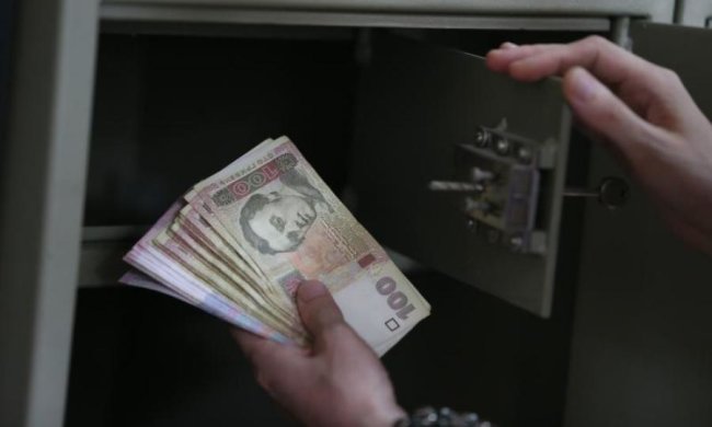 Курсы валют: доллар снова прижмет гривну