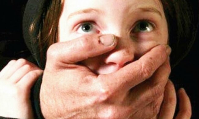 Педофил три года развращал 14-летнего парня