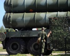 Окупанти перетворюють Крим у "обложену фортецю"