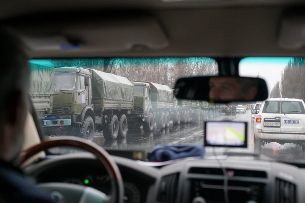 Колонна российских фур ворвалась в Украину, люди в бешенстве из-за бездействия полиции