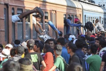 В Македонии чрезвычайное положение из-за наплыва беженцев