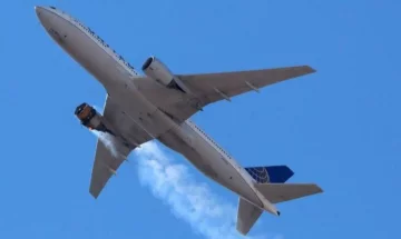 Двигатель Boeing 777 загорелся в небе, фото: BBC