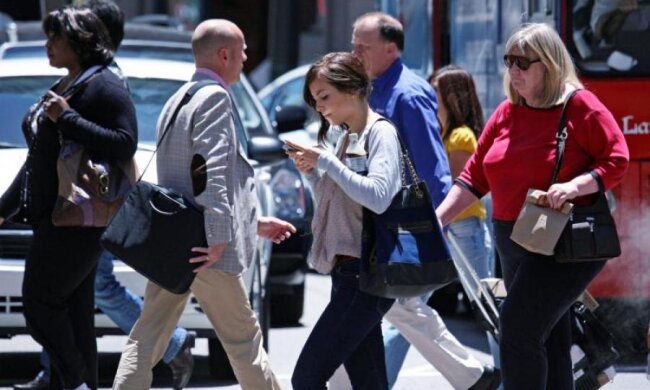 Американцы начали бороться с зависимостью от смартфонов