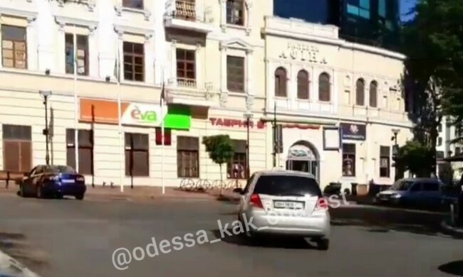 В Одесі з'явився "вхід" в інший світ, туристам не сподобається: "Телепорт в пекло"