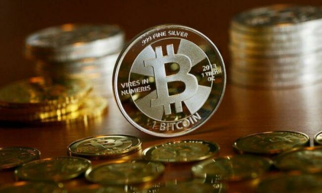 Творець Bitcoin відрікся від свого дітища