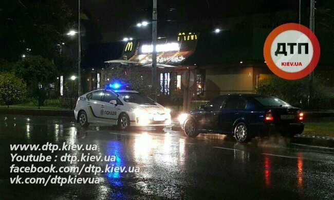 П'яний водій ледь не врізався в копів